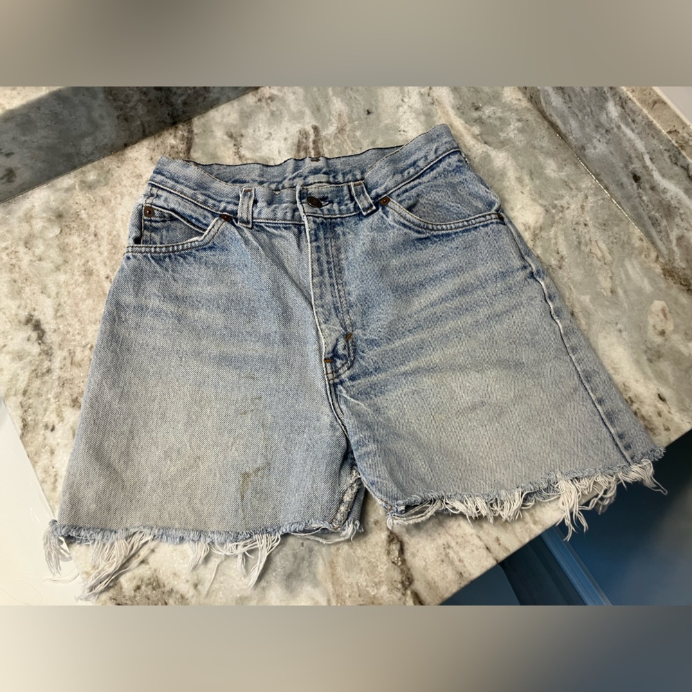 Women’s Vintage Levi’s  Denim Frayed Hem Shorts